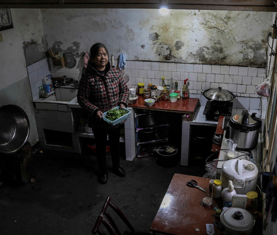 2014年7月钟广凤成了一名寡妇 2014年7月钟广凤成了一名寡妇