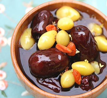 ׹