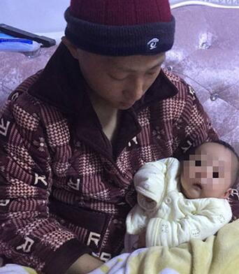 90后新爸爸身患白血病：想为孩子多活一天